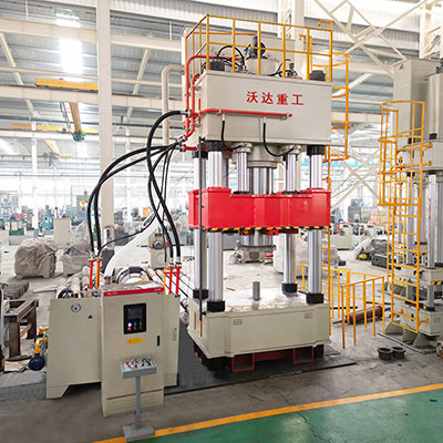 封頭拉伸液壓機(jī)_800噸三梁四柱液壓機(jī)